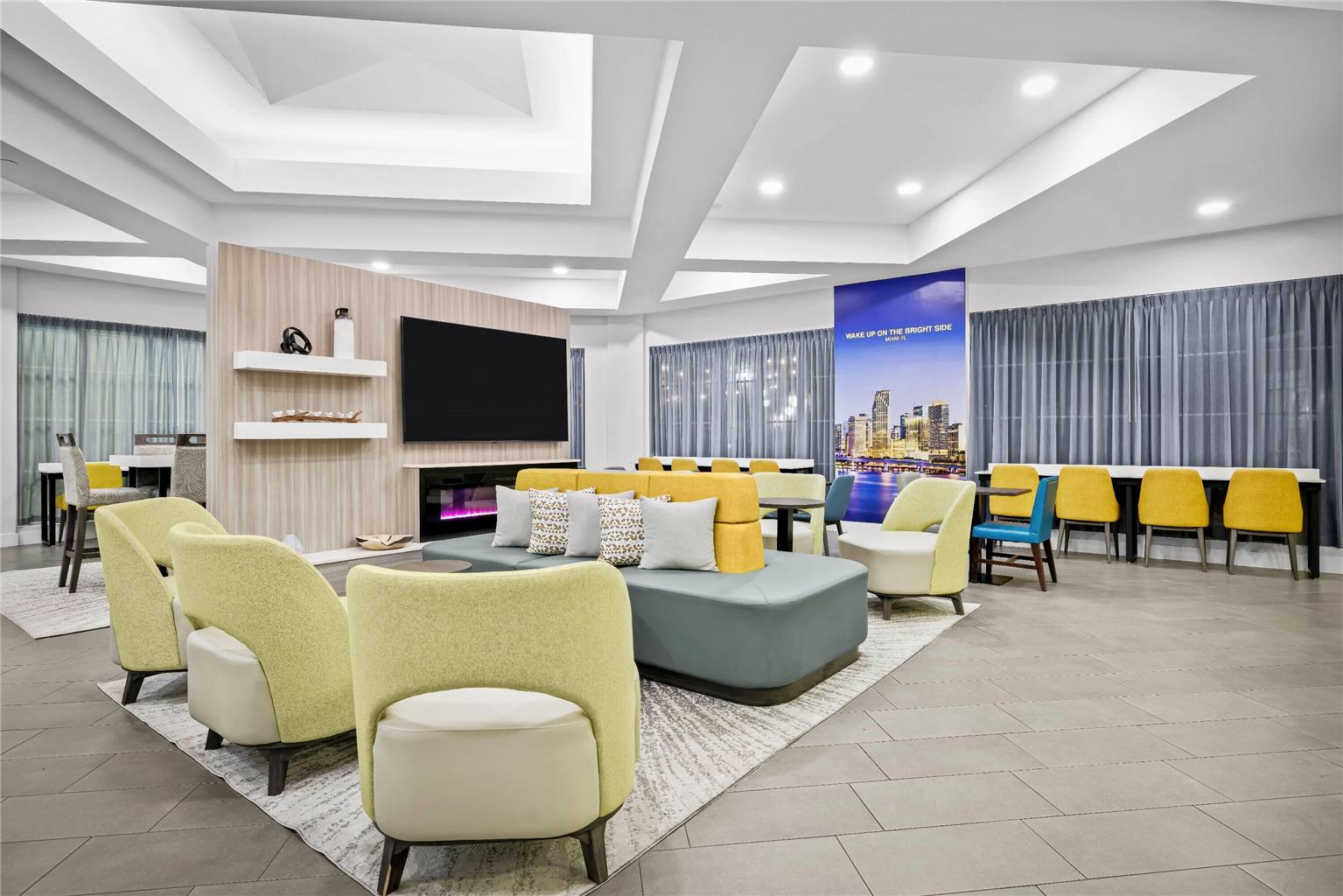 La Quinta Inn & Suites by Wyndham Miami Airport West - photo 6