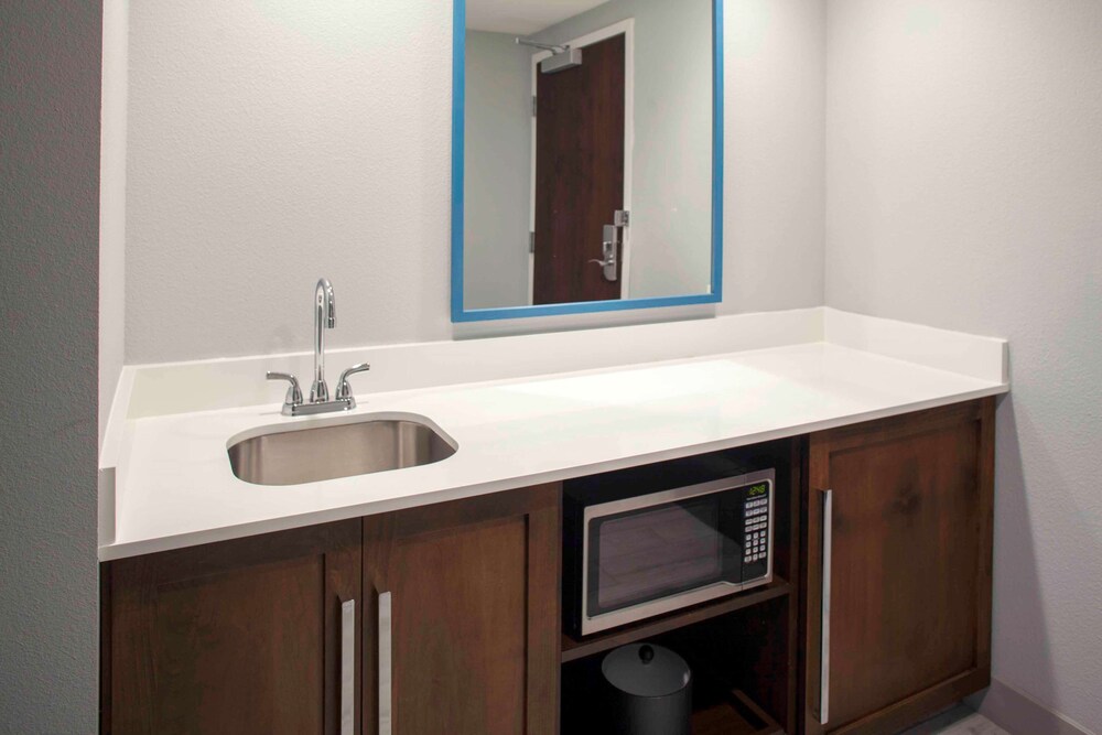 Hampton Inn & Suites Flagstaff East - photo 11