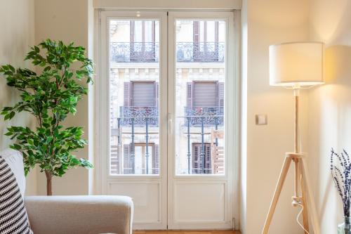 Piso con dos dormitorios frente a Plaza Mayor — 4-Star Luxury Hotel in Madrid, Spain