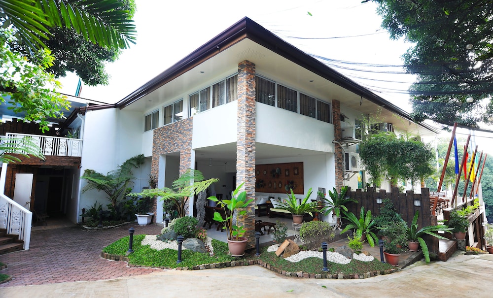 Luljettas Place Garden Suites — Angono