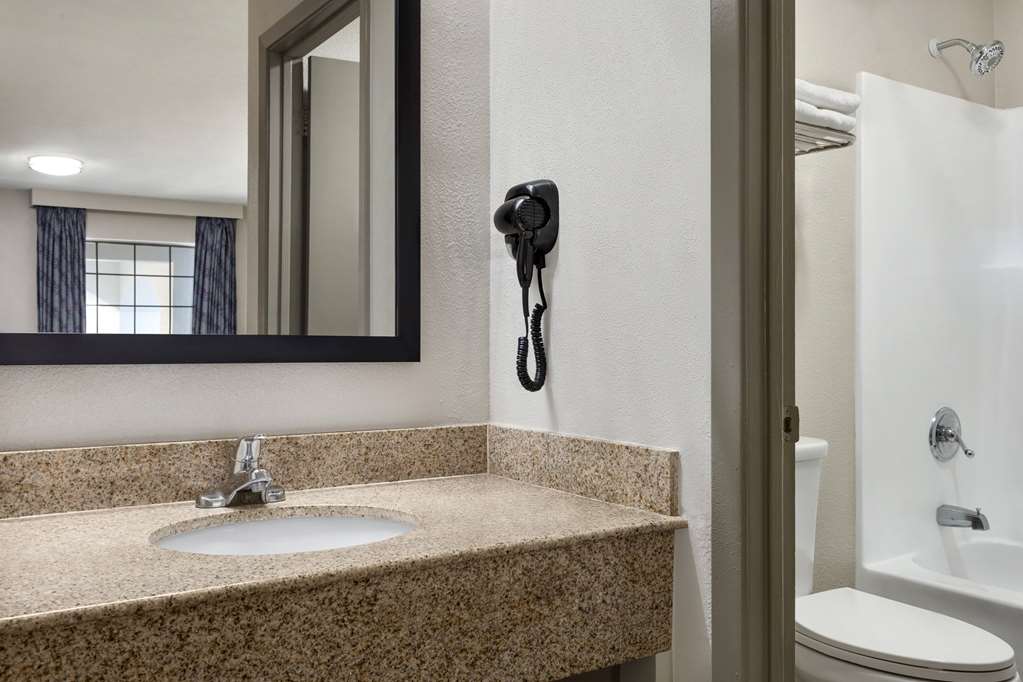 Days Inn by Wyndham Fulton - photo 23