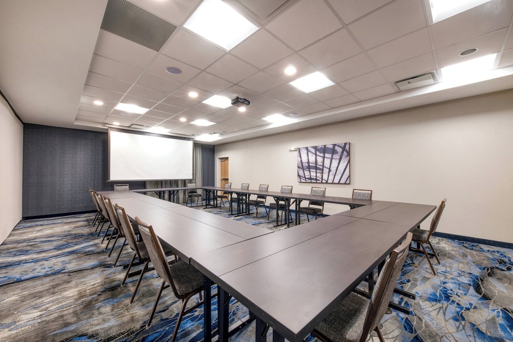 Fairfield Inn & Suites by Marriott Charlotte Belmont - photo 41