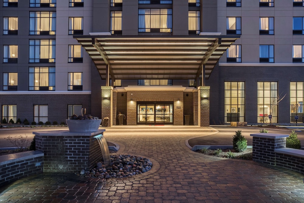 Hampton Inn & Suites Newport Cincinnati - photo 51