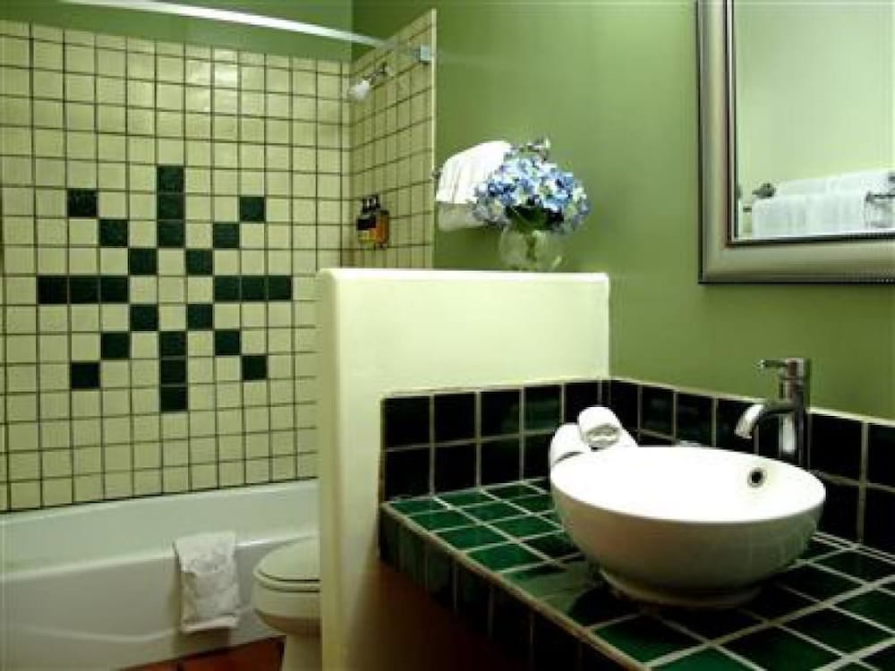 The Abiquiu Inn - photo 41