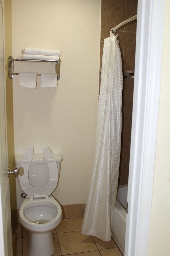 EverGreen Inn & RV - photo 20