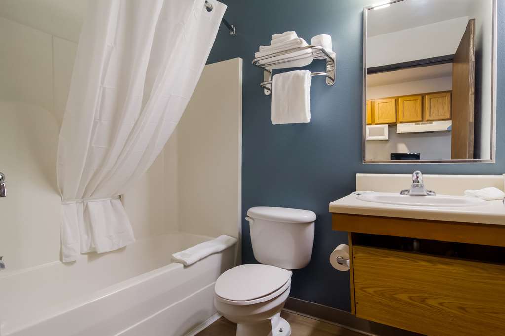 WoodSpring Suites Jacksonville East 295 Cruise Port - photo 17