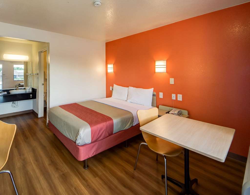 Motel 6 Lakeland FL - photo 17