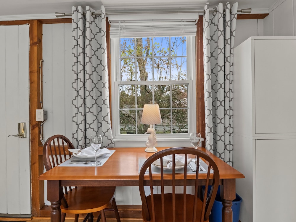 The Seagrove Suites & Guest Rooms - photo 18