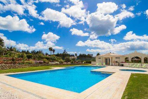 Quinta do Rosal Casa Rosa — 4-Star Luxury Hotel in Carvoeiro, Portugal