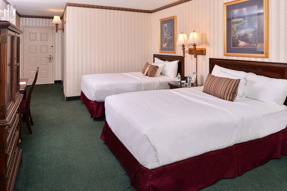 Madison Hotel - photo 8