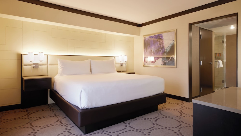 Harrah s Las Vegas A Caesars Rewards Destination - photo 33