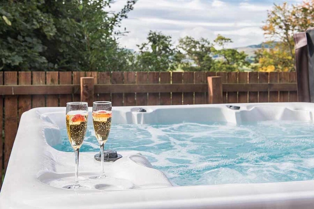 The Granary with Hot Tub — 4-Star Luxury Hotel in Perth, United Kingdom