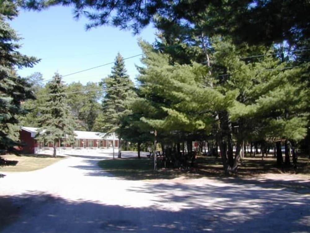 Woodland Motor Lodge - photo 76