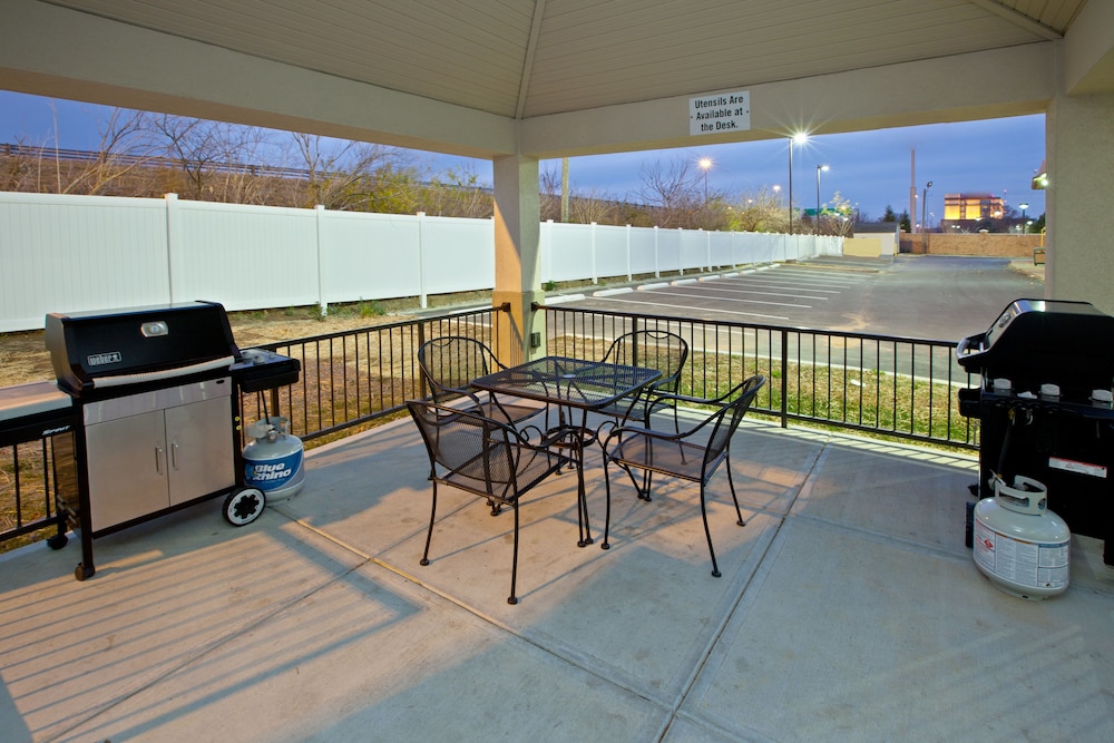 Candlewood Suites Indianapolis East by IHG - photo 25