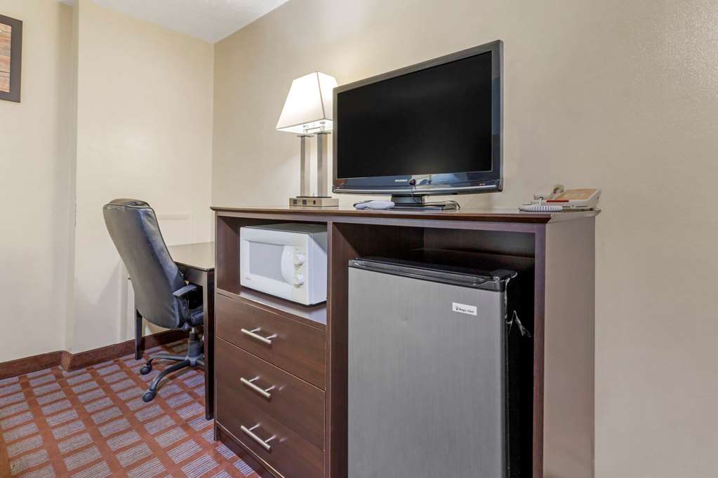 Econo Lodge Woodstock Shenandoah Valley I 81 - photo 20