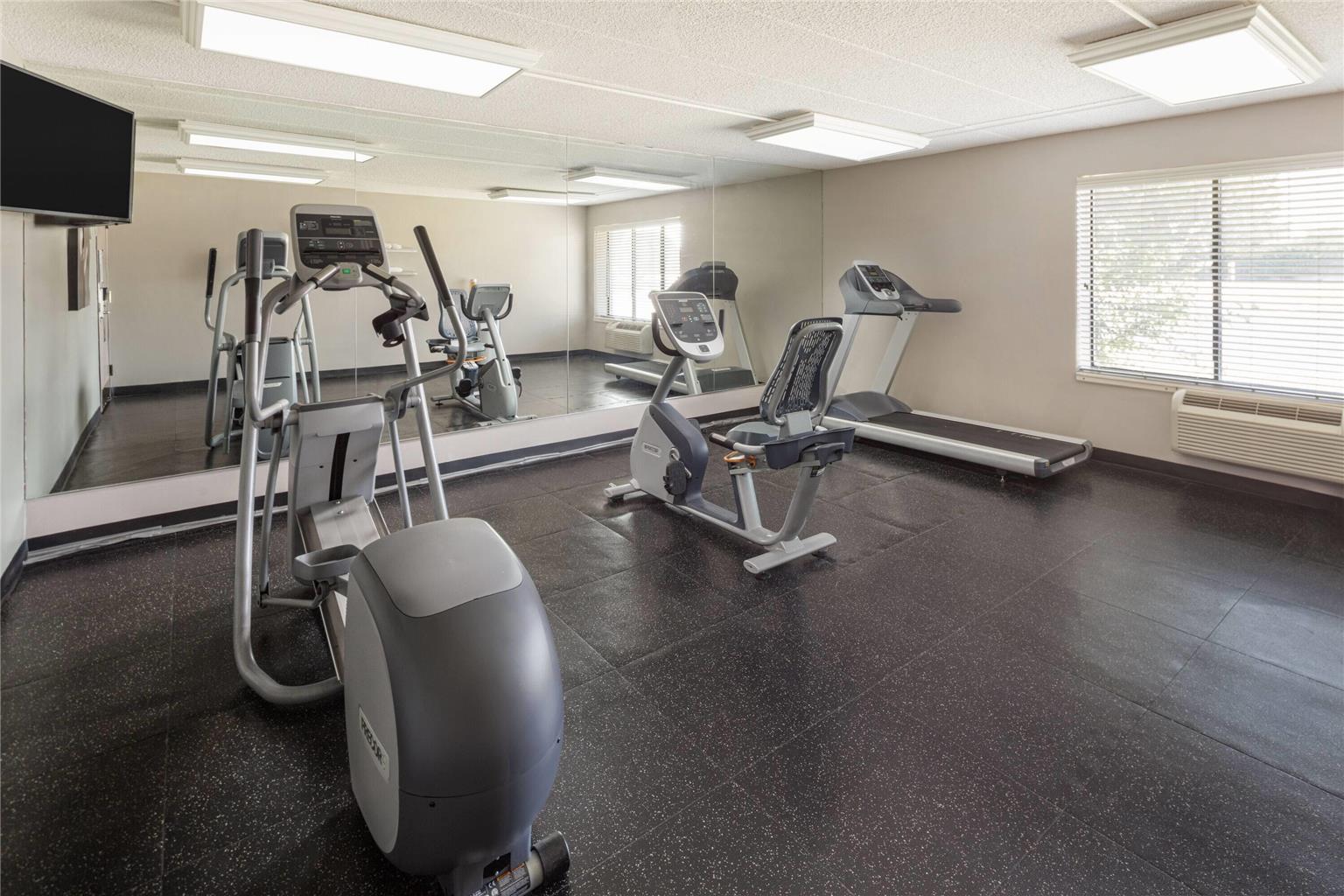 Wingate by Wyndham Lincoln Airport East I 80 - photo 5