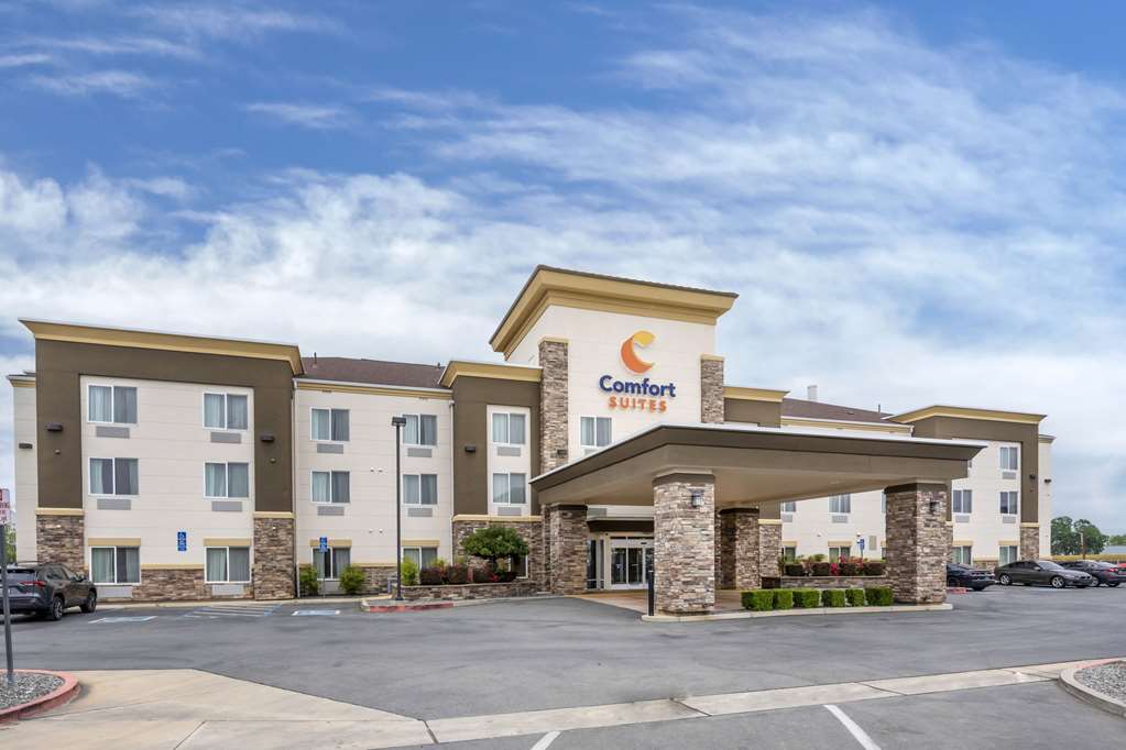 Comfort Suites Redding Shasta Lake - photo 2