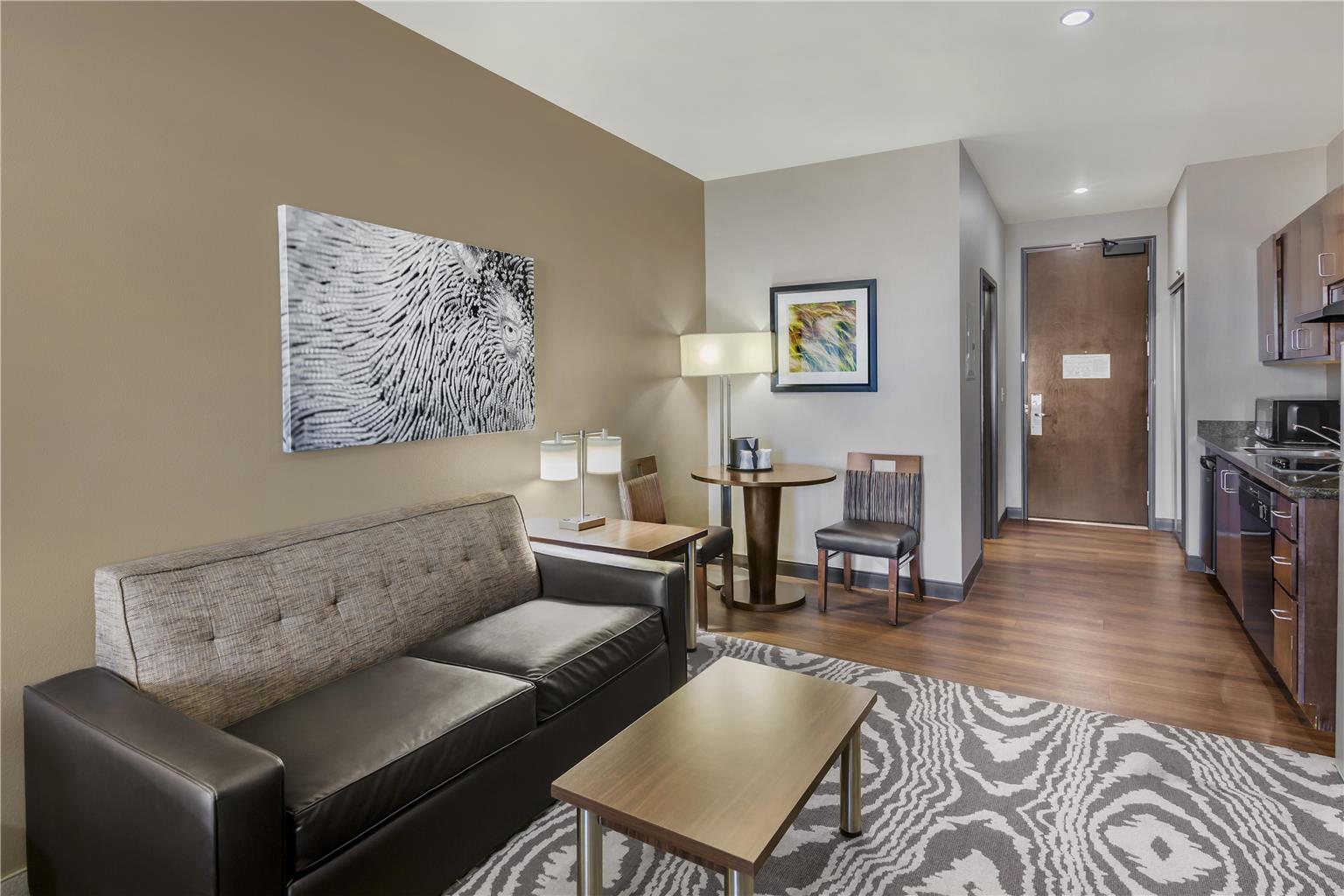 Best Western Plus Williston Hotel & Suites - photo 9
