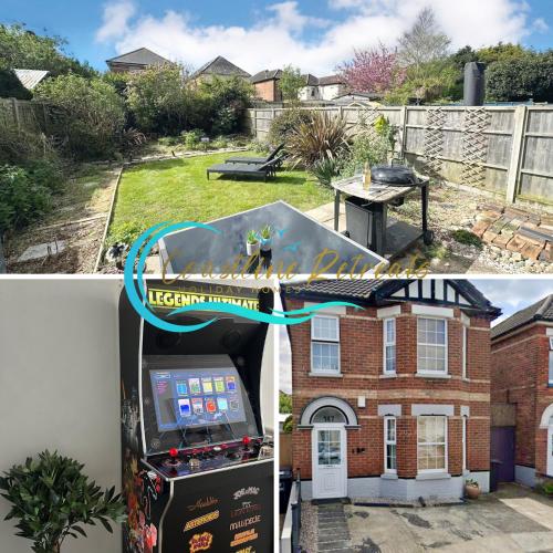 The Capstone Retreat Beautiful Detached Family Home By Coastline Retreats Arcade Machine Parking BBQ — 4-Star Luxury Hotel in Bournemouth, United Kingdom