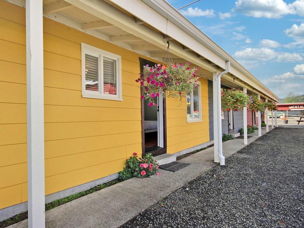 Pitchwood Inn — hotel in Raymond