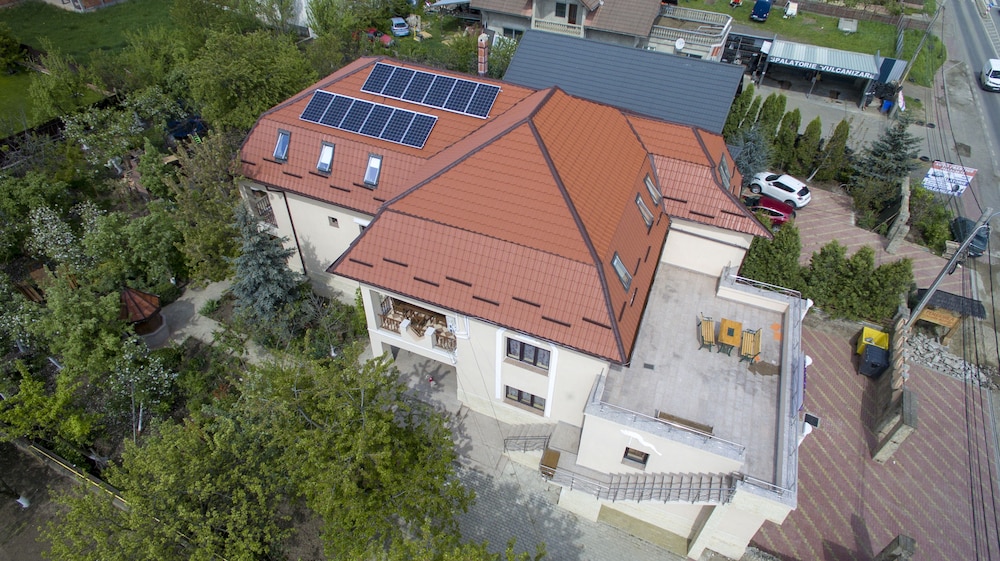 Leaganul Bucovinei Guest House — 4-Star Luxury Hotel in Suceava, Romania