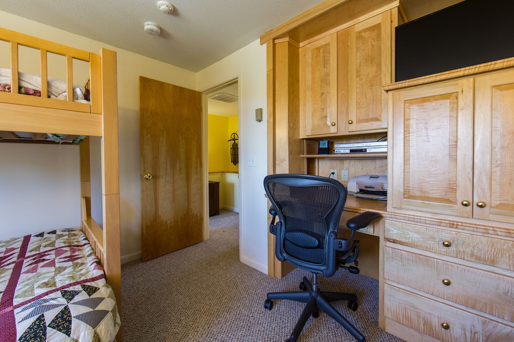 Smugglers' Notch Resort Private Suites - photo 13