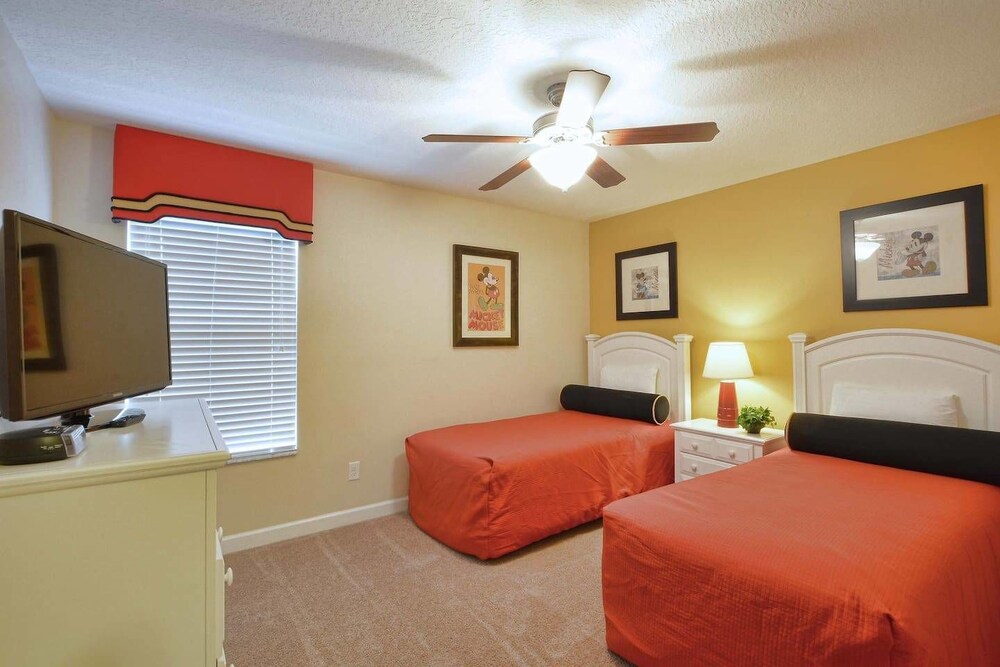 Luxurious 6BD Pool Home With Best Resort Amenities Two Master Suites and Big Pool Area #6pp917 - photo 8
