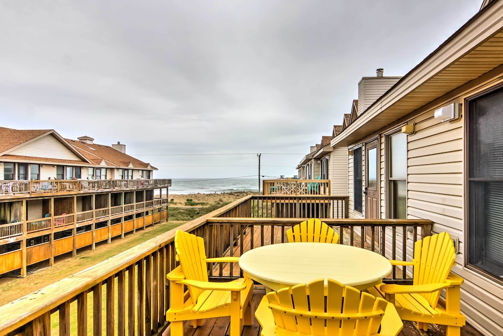 Kitty Hawk Townhome at Sea Dunes Walk To Beach — 4-Star Luxury Hotel in Kitty Hawk, United States