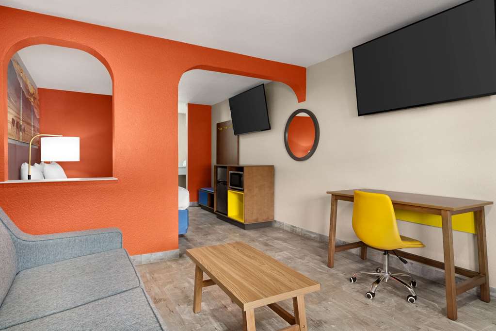 Days Inn by Wyndham Ruidoso Downs - photo 32