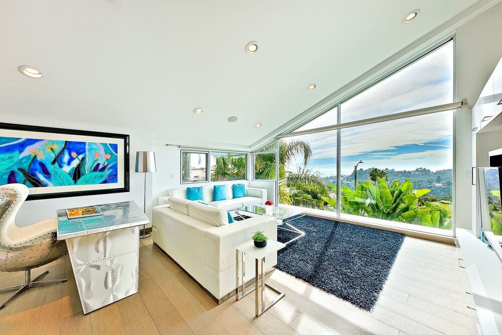 Hollywood Estate With Stunning Views - photo 54