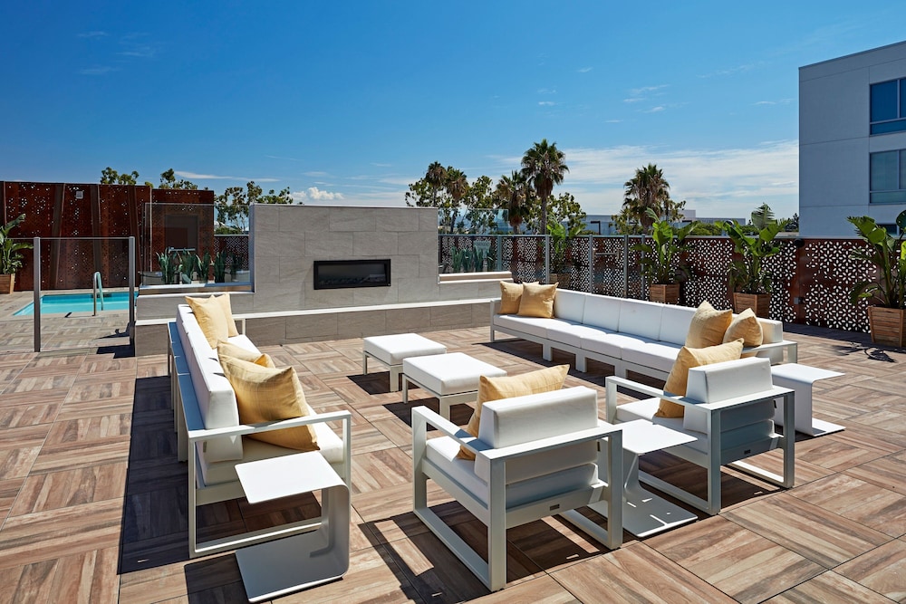 SpringHill Suites by Marriott Los Angeles Downey - photo 28