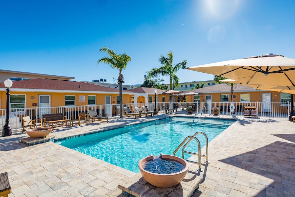 Upham Beach Inn - photo 31