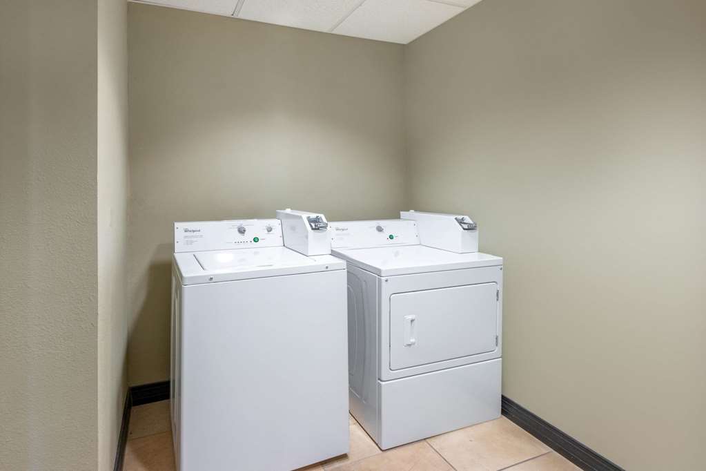 La Quinta Inn & Suites by Wyndham Tucumcari - photo 40