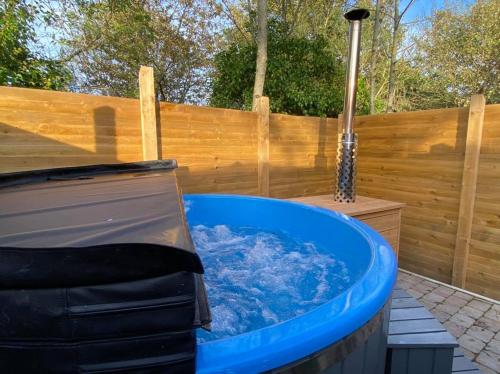 The Secret Garden Hot Tub North Coast Stay — hotel in Garvagh
