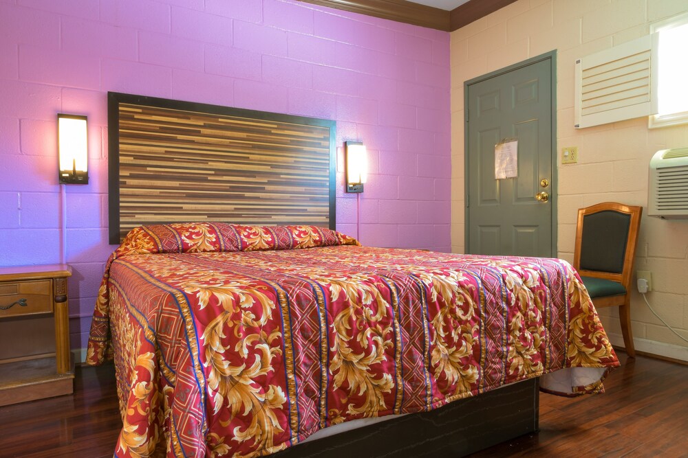 Merle Motel - photo 9