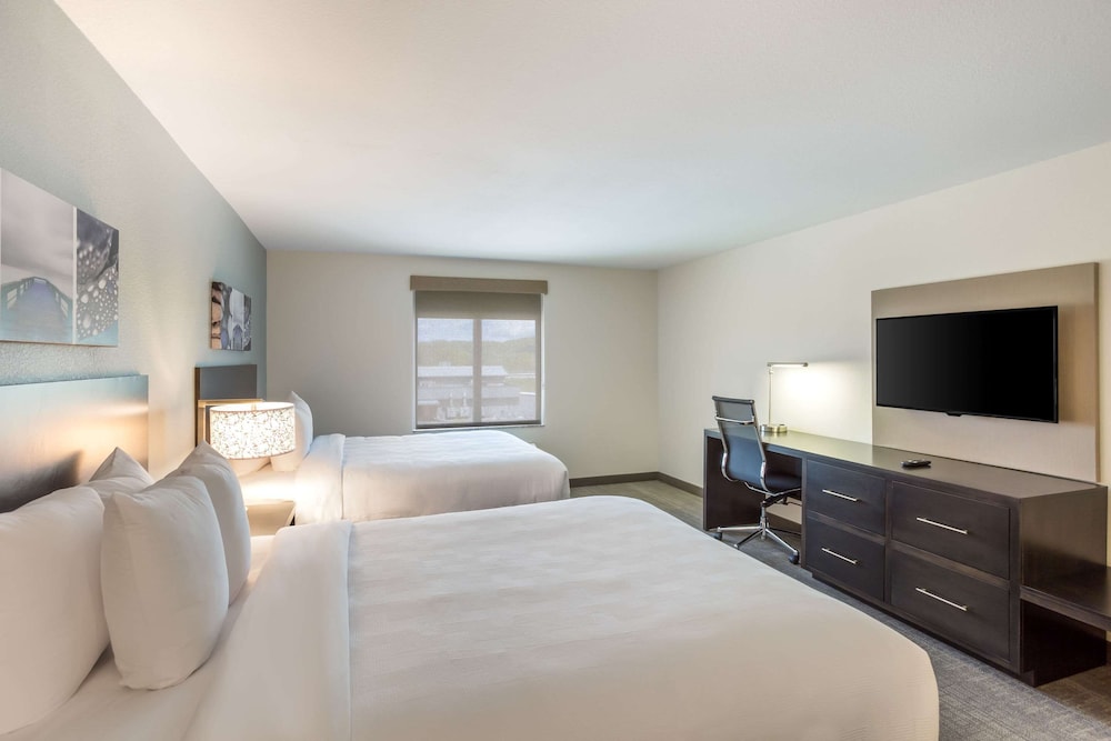 MainStay Suites Logan Ohio Hocking Hills - photo 13