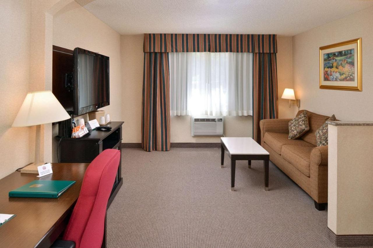 Quality Inn & Suites Walnut City Of Industry - photo 10