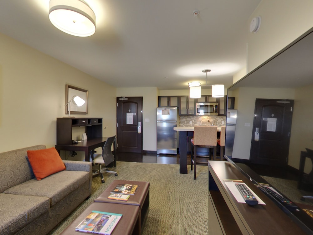 Staybridge Suites Madison Fitchburg - photo 11