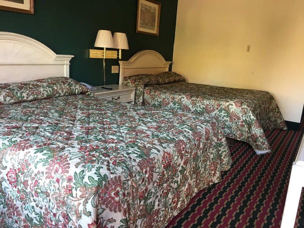 Quality Quarters Inn - photo 9