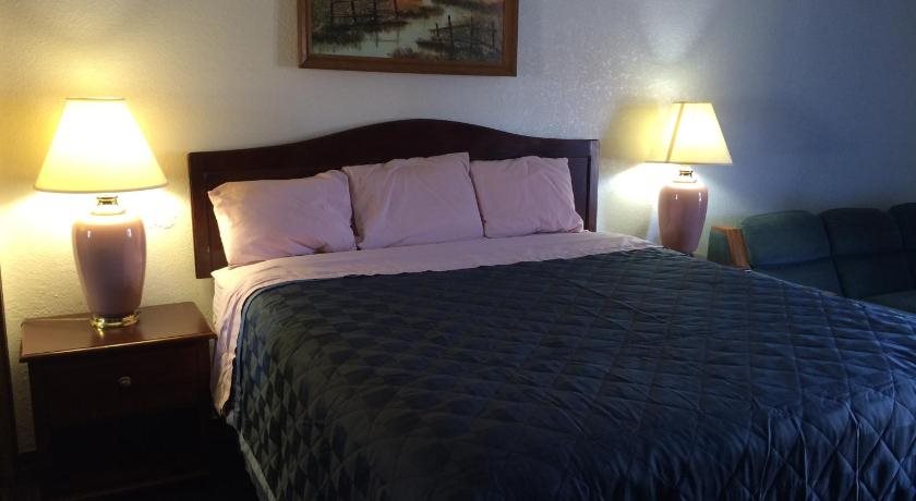 Crystal Palace Inn — Brownfield — photo 4