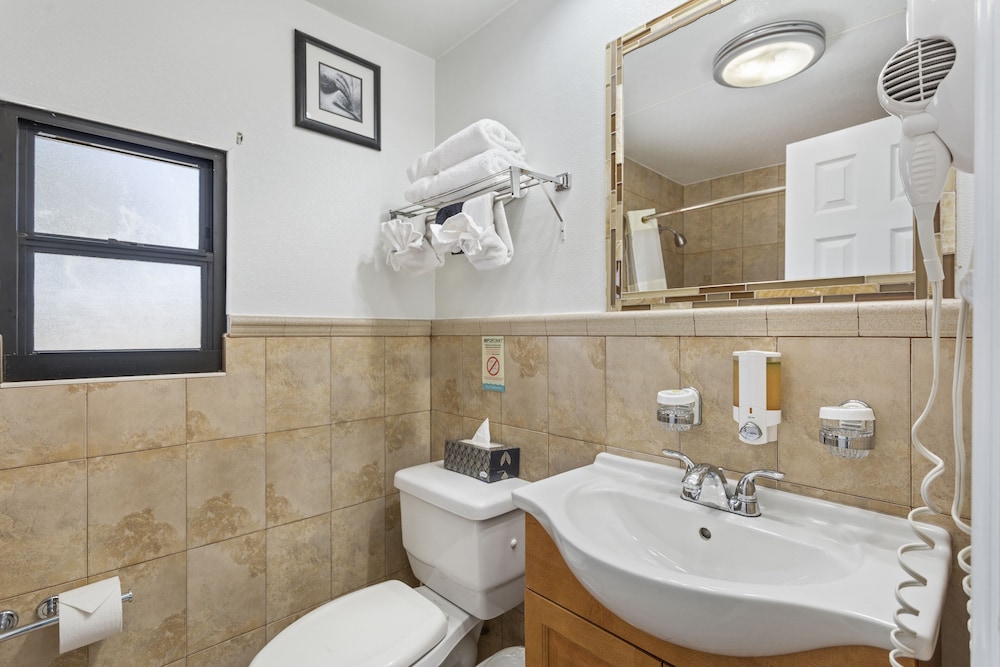 Bayview Plaza Waterfront Resort - photo 38