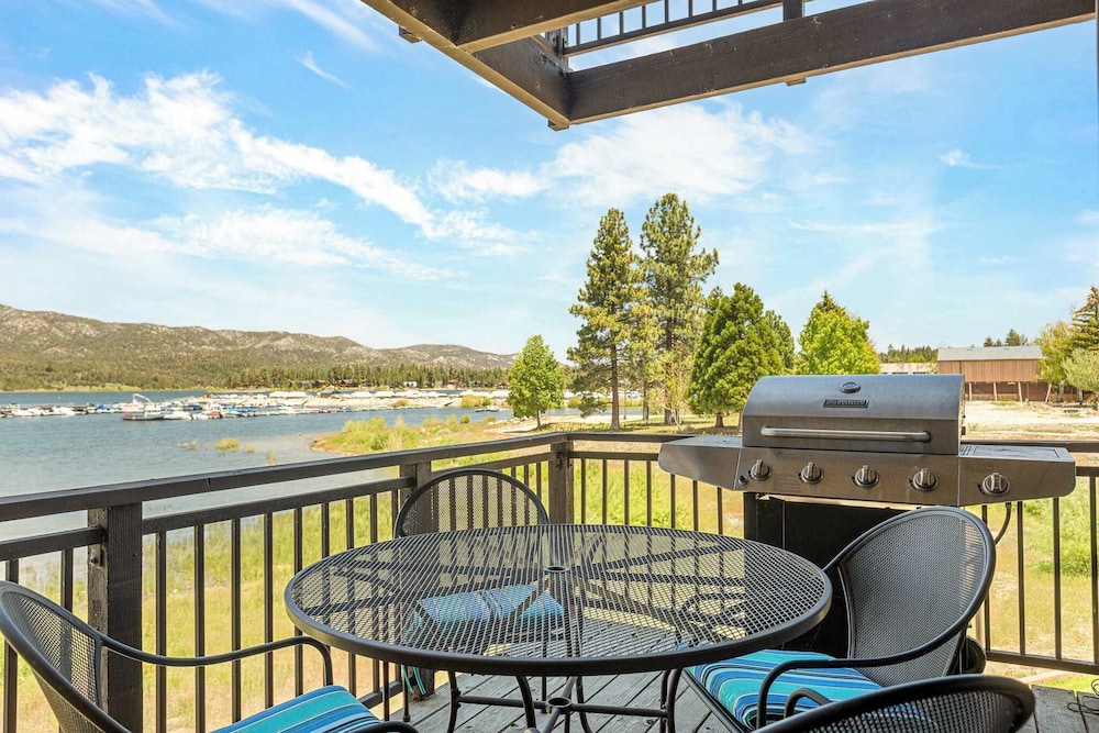 The Adler's Nest Pool and Spa — 4-Star Luxury Hotel in Big Bear Lake, United States