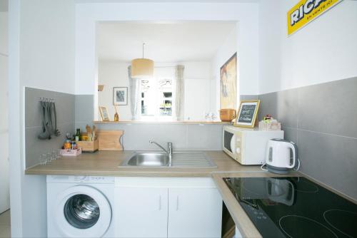 Charming 1 Bedroom Flat Coeur du Marais — 4-Star Luxury Hotel in Paris, France
