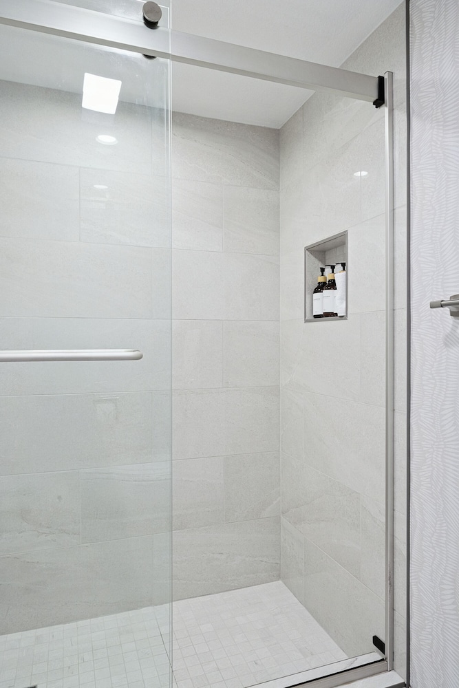 456 Embarcadero Inn & Suites - photo 53