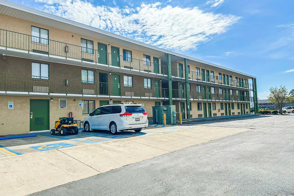 OYO Hotel Mobile AL I 65 at Airport Blvd - photo 96