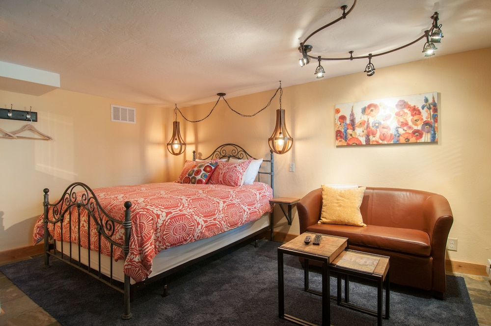 Boise Hillside Suites - photo 21