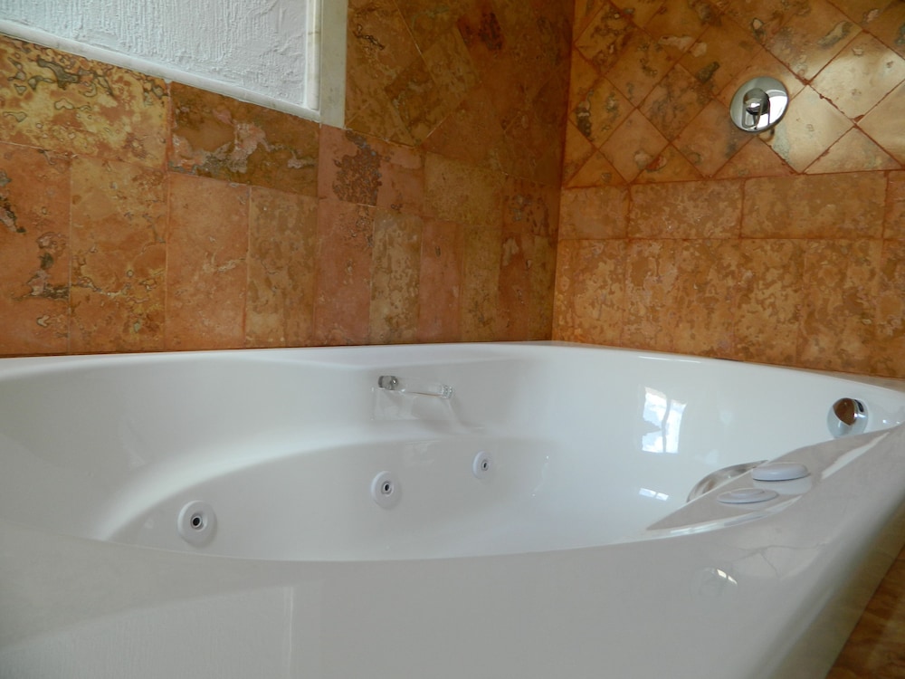 Jetted Tub