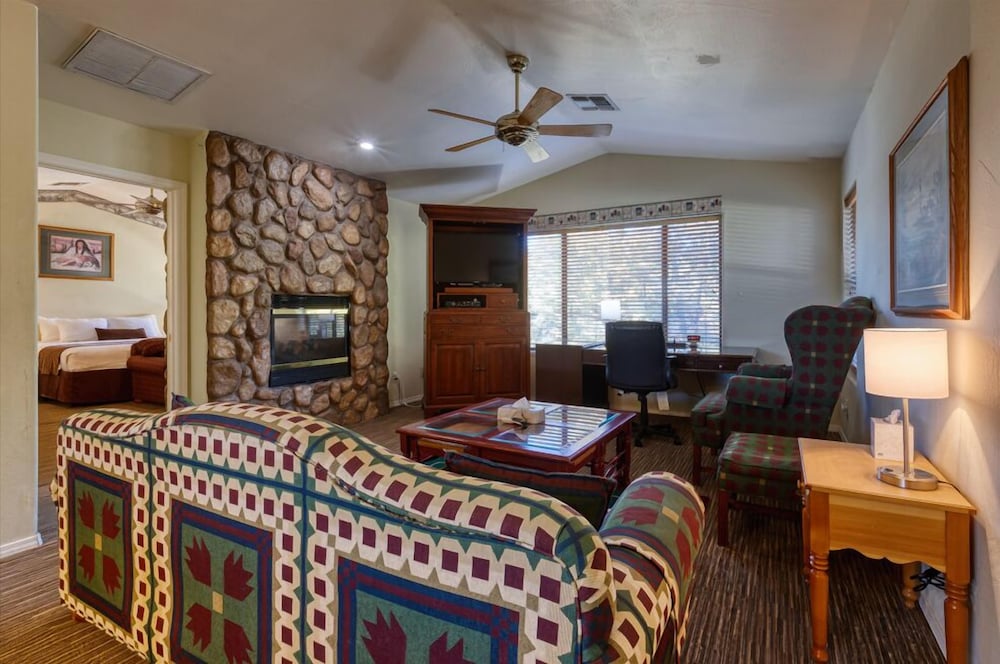 Majestic Mountain Inn - photo 30