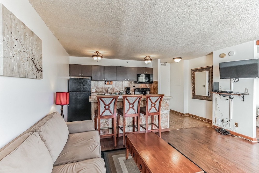 Waikiki Banyan Condo Located One Block From Waikiki Beach by Koko Resort Vacation Rentals - photo 74
