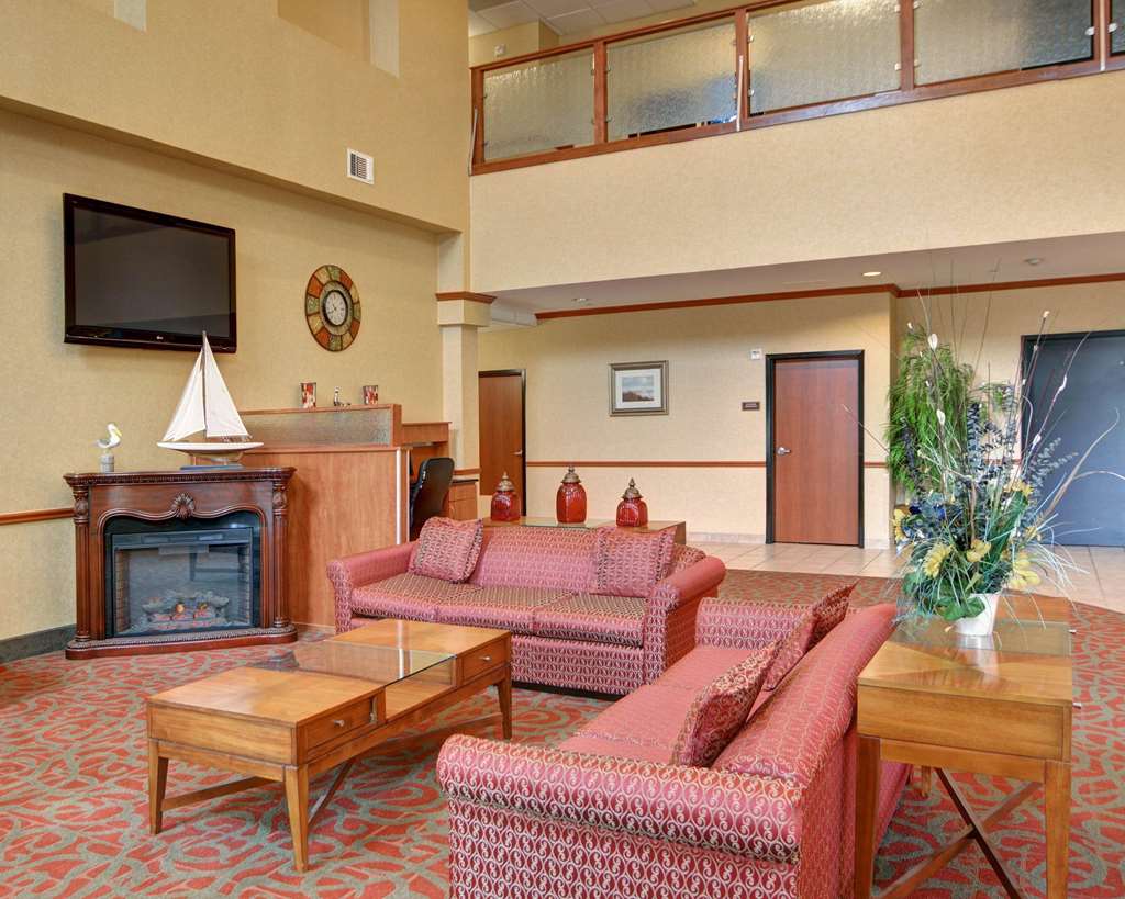 Quality Suites Near Cedar Creek Lake - photo 2